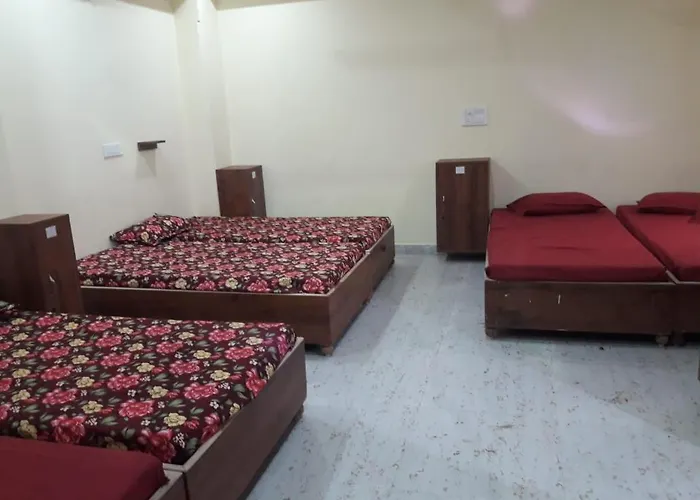 Yatharth Geeta Home Stay